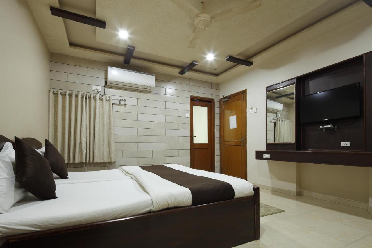 Hotel Good Night Ahmedabad Exterior foto
