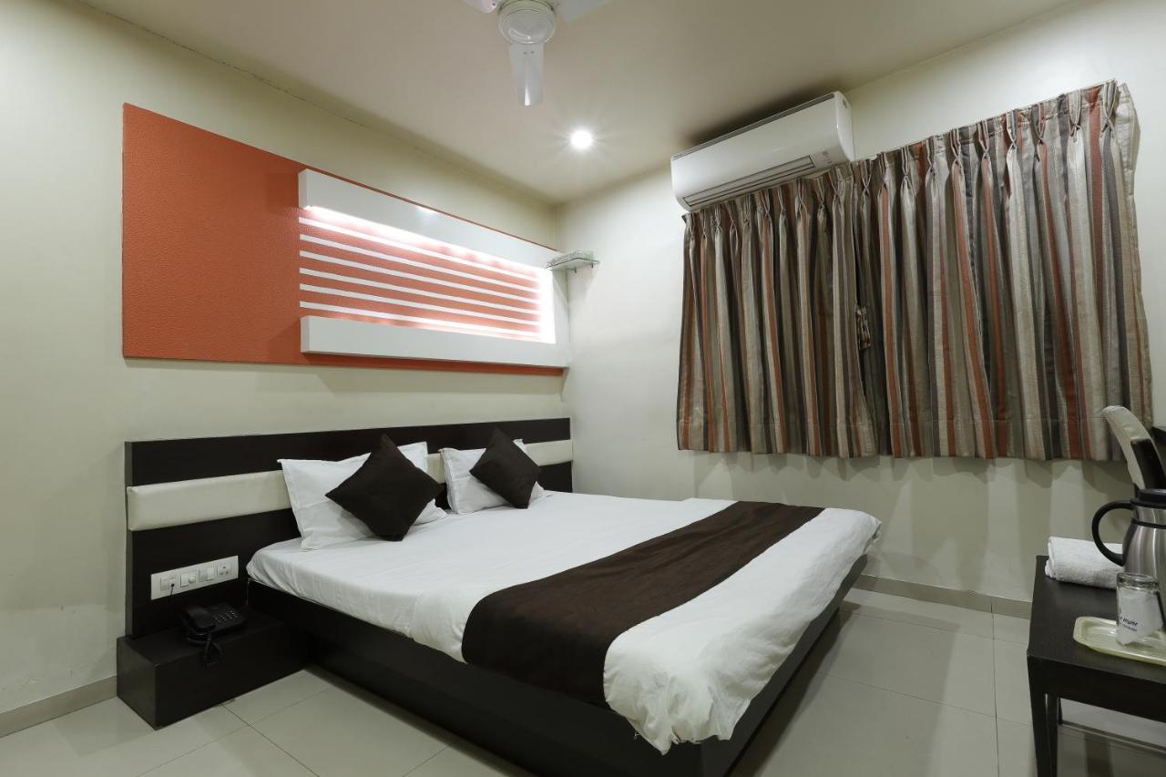 Hotel Good Night Ahmedabad Exterior foto